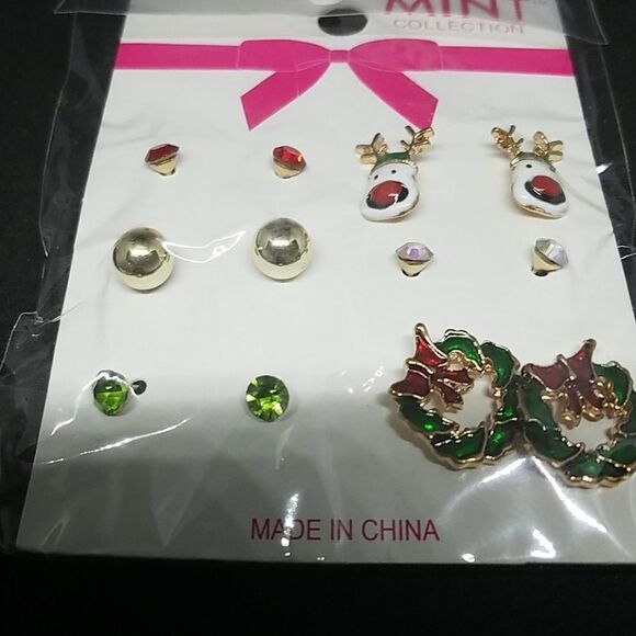 NWT Mint Collection 6 Pairs of Christmas Earrings - Picture 2 of 2